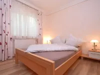 Lovely Flat in Deggendorf with Luxurious Furnishings with Southern Flair Hotels near Holy Grave Church of Ss Peter & Paul