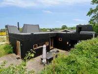 "Fritze" - 400m from the Sea