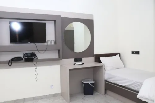 Hotel Raj Residency Jalgaon 잘가언 호텔