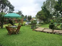 Padessa's Maison Villa & Resto Hotel di Caringin