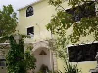 Dragan's Den Hostel