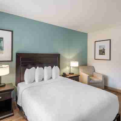 Best Western Plus Inn of Ventura Rooms