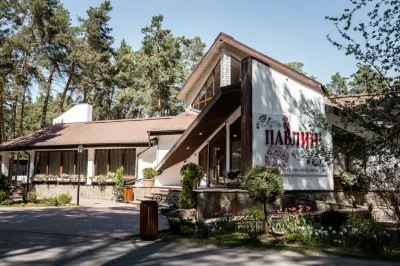 Russkij Park Hotel Hotels near Drakino Island