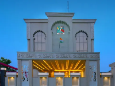 วิงสตัน อะ ทรีเฮาส์ โรงแรมบาร์ซานา โรงแรมในมธุระ