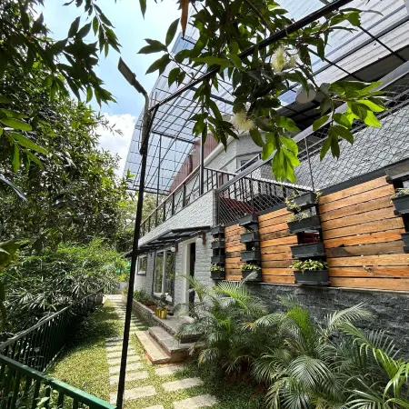 Kayyath Valley Inn Munnar – Luxury 4BHK Hillside Sanctuary