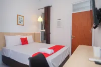 RedDoorz Syariah Near Alun Alun Temanggung Hotels in Temanggung