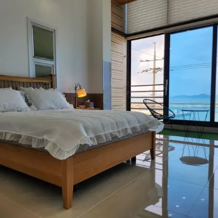 Namhae Ocean Lounge Pension