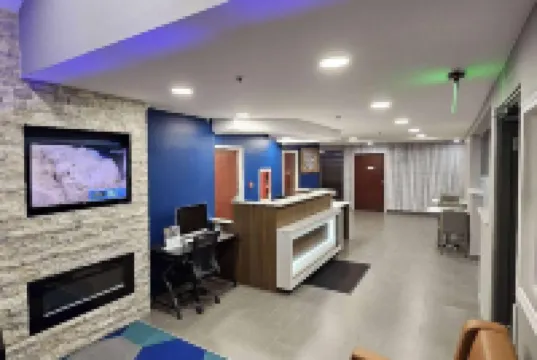 Microtel Inn & Suites by Wyndham Tulsa / Catoosa Route 66