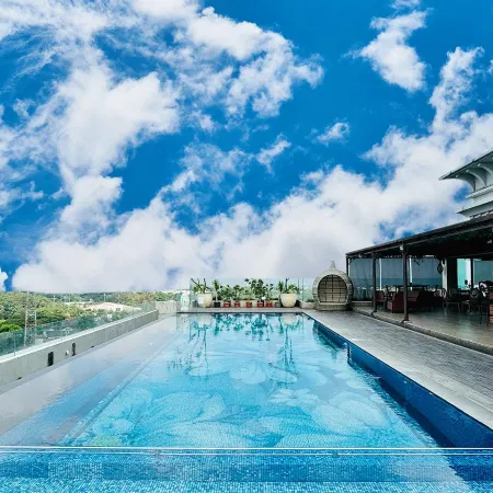 Belviu Hotel Bandung Отели рядом с достопримечательностью «Парк развлечений Dago Dreampark»