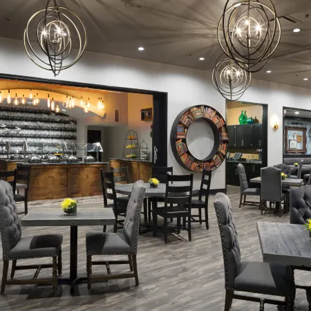 Sheraton Oklahoma City Downtown Hotel Отели рядом с достопримечательностью «Бриктаун»