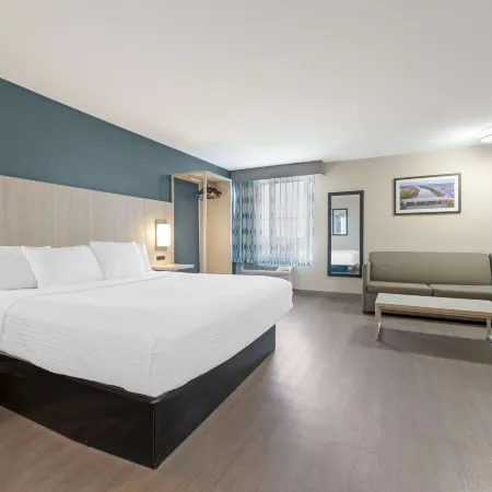 Best Western Plus Lafayette Hotel University Area