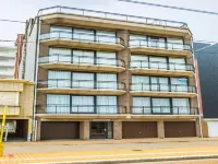 Flat Near Zeedijk and Tram Stop