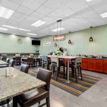 Best Western Cascadia Inn Dining/Meeting Rooms