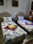 Sintra lousa Twin guest room with Private Bathroom
