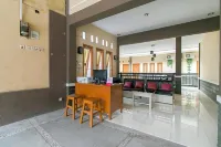 RedDoorz Near Alun Alun Cianjur Hotels in Karangtengah