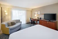 Courtyard Detroit Southfield Hotels near University of Phoenix