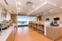 埃德蒙頓南萬豪TownePlace套房酒店 - 早餐