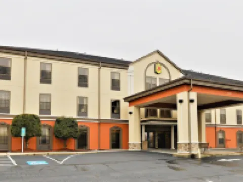 Super 8 by Wyndham High Point/Greensboro Hotels in High Point