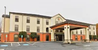 Super 8 by Wyndham High Point/Greensboro Hotels near World's Largest Chest of Drawers
