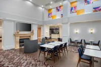 Hampton Inn & Suites Hartford/Farmington Hotels in Avon