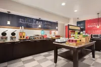 Hampton Inn & Suites Ft. Wayne-North - breakfast