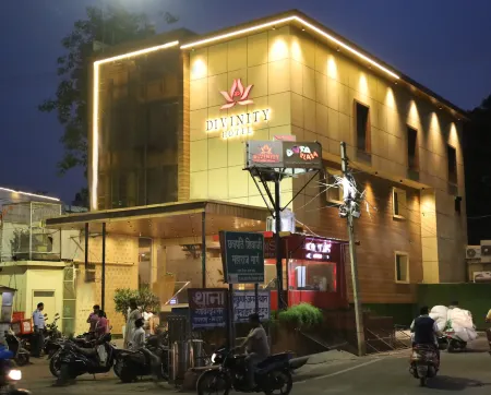 Divinity by Audra Hotels Отели в г. Матхура