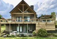 Waterfront Home, Covered Dock, Loop Driveway, Ramp Across Cove, 3 Minute Drive