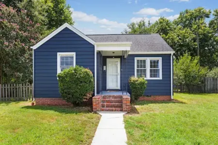 Cozy Stays Cottage *Close to NASCAR & Hot Spots*