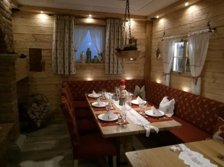 Comfort apartment "Liesl" with pool & fantastic views in the alpine hut atmosphere