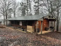 Cabin 3 - Rustic Mountain Cabin - Up to 4 persons