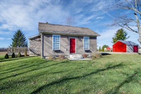 Deer Brook Cottage Отели в г. Юнион Тауншип