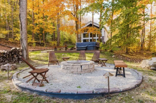 Private Lakehouse Getaway with All Modern Comforts.