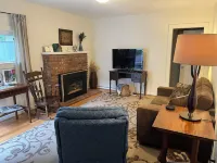 Charming 2-bedroom cottage in the heart of Salem