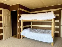 Cabin Guest Suite Retreat ft Million Dollar View!
