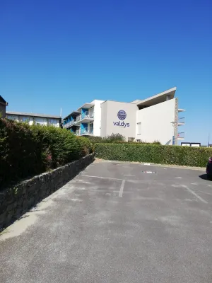 Studio with garden at the doors of the beach and thalasso ROSCOFF Hotel a Roscoff