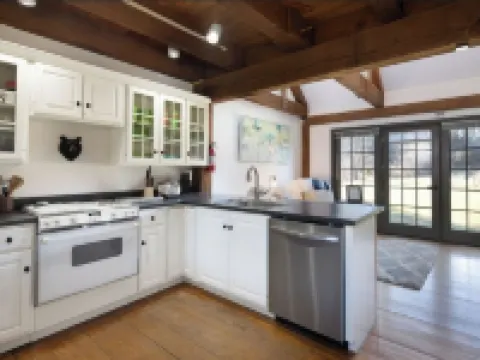 Black Bear Bungalow, Sheffield/Great Barrington/Ski Resorts 設菲爾德酒店