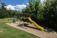 Sunridge Retreat is a secluded cabin in Luray, VA for large family and friends