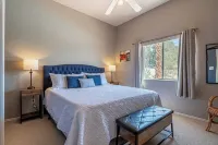 Desert Get-Away, with 2 King beds and 2 Twins!