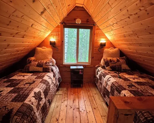 Rustic and cozy cabin with all new amenities near beautiful Hatcher’s Pass Hotels in Fishhook