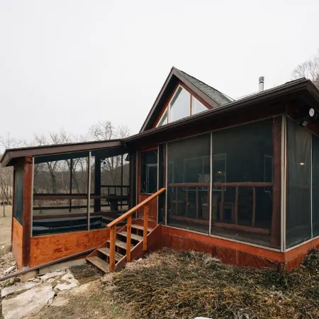 Secluded Rustic + Modern Log Cabin with hot tub by Stream,  luxury getaway