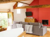 2 bed Barn, open living space , pet friendly, rural, with easy access from M4 Hotels in Usk