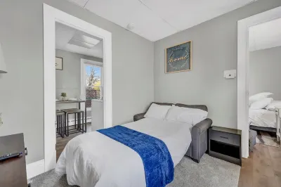 Cozy&Cute in Village of Hamburg Hotels near BJ's Plaza