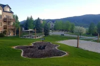 Powder Mountain Base Camp - Moose Hollow Ski and Golf