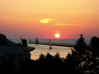 New, pet friendly home, only a 2 minute drive to Lake Mich. with beach access