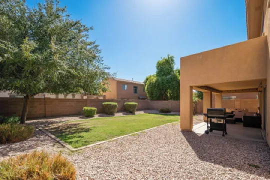 Spacious 6-bedroom 3 Bathroom Entire House in charming Gilbert Sleeps 12