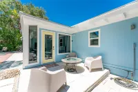 🐬NO DAMAGES, ACCEPTING BOOKINGS, New Private Heated Pool and Hot Tub🐬 - Boutique