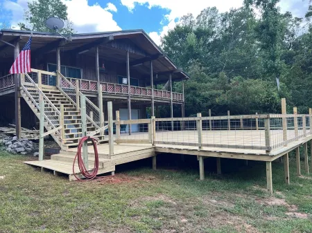 Toledo Bend / Water view / Beach access / Gameroom