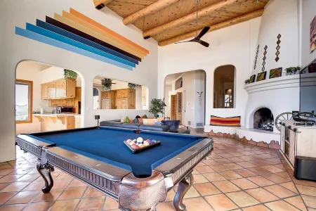 Double D Ranch- Heated Pool, Hot Tub & Endless Views! Отели в г. Кейв Крик