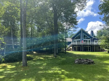 Moose Lodge at Lake Mohawksin Отели в г. Томагавк