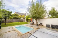 Charming vacation home with swimming pool Hotel a Beaussais-sur-Mer